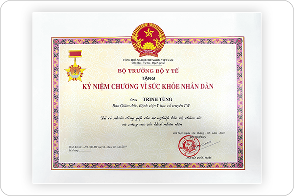 Đội ngũ bác sĩ giỏi, bằng cấp chính quy, giàu thành tích