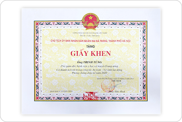 Đội ngũ bác sĩ giỏi, bằng cấp chính quy, giàu thành tích